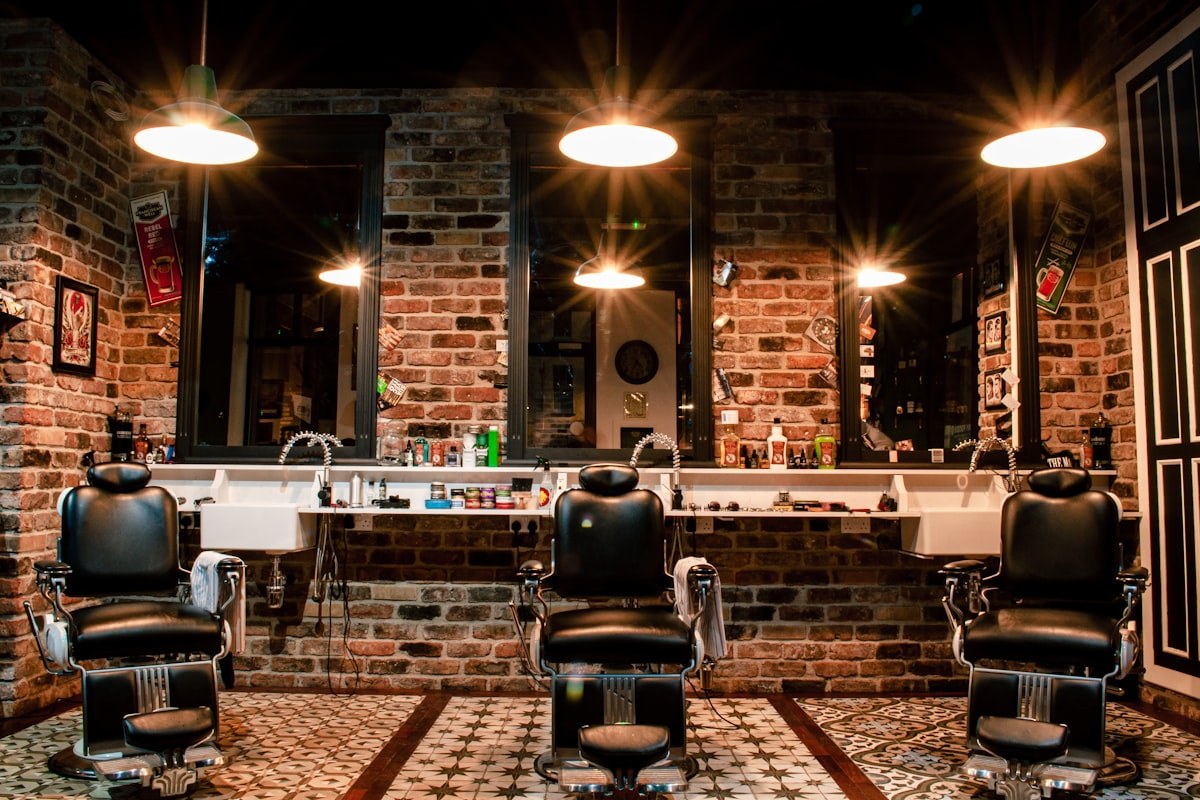 Floyd's 99 Barbershop