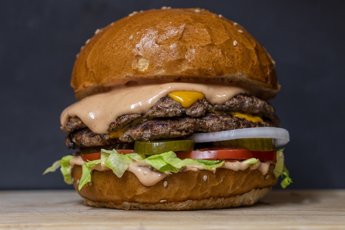 75,000. Total ABSENTEE Healthy Fast Food exterior